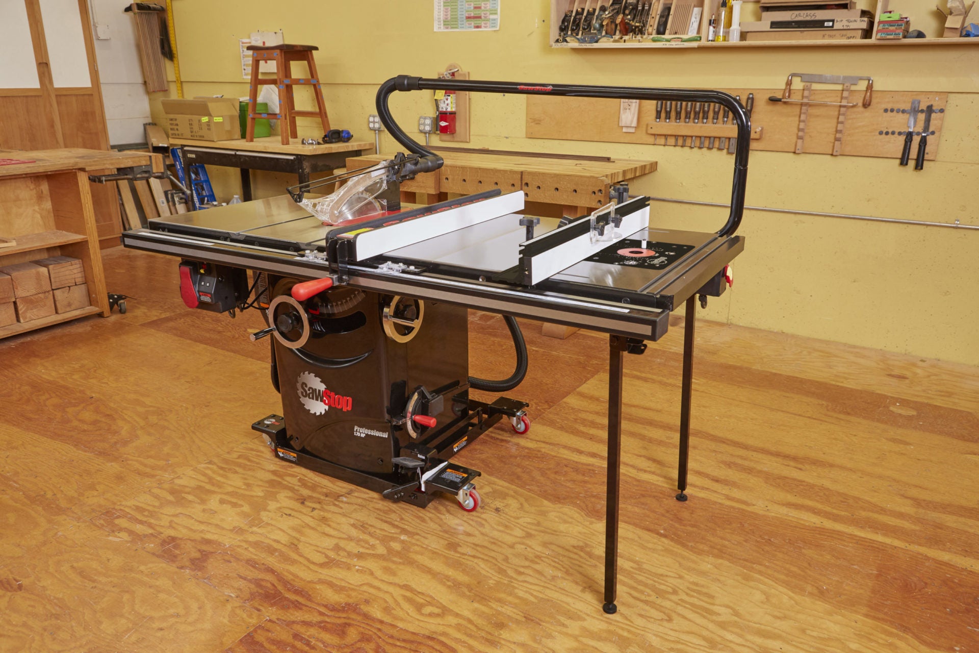 SawStop 27″ In-Line Router Table RT-TGP 4 - Power Tool Services