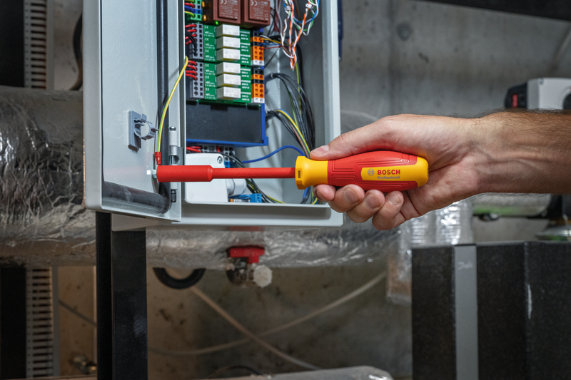 Bosch Professional VDE Socket Wrench Set 6pc 1600A02NF3 3 - Power Tool Services