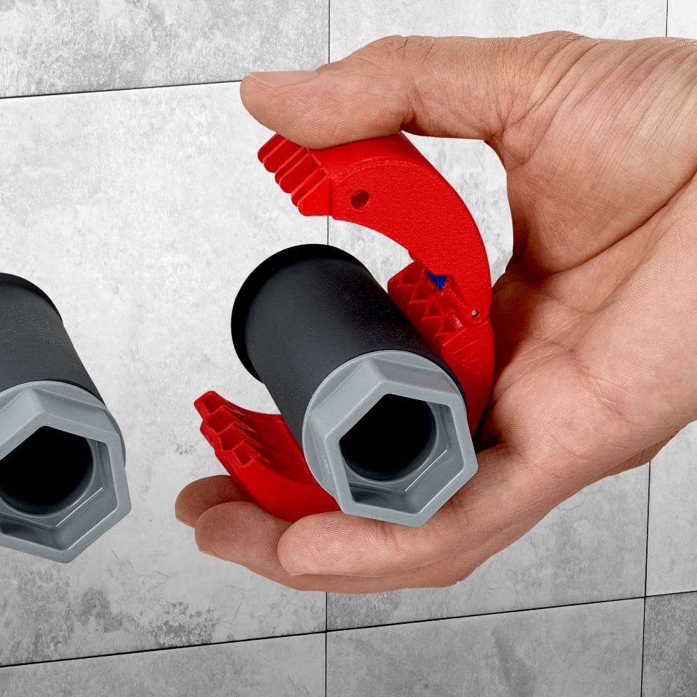 KNIPEX BiX Cutter for plastic pipes and sealing sleeves 90 22 10 BK 35 - Power Tool Services