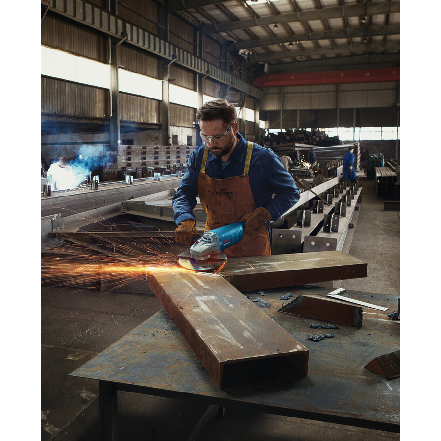 Bosch Professional Angle Grinder GWS 2000 06018C10K3 5 - Power Tool Services