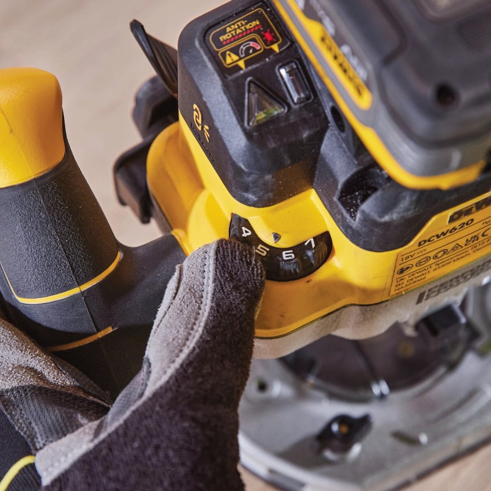 DEWALT 18V Plunge Router 12.7mm (1/2") | DCW620NT