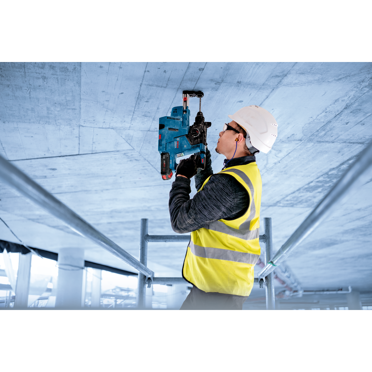 Bosch Professional Starter Set EXPERT 2x EXBA18V-40 + GAL 12V/18V-80 1600A0373J 4 - Power Tool Services