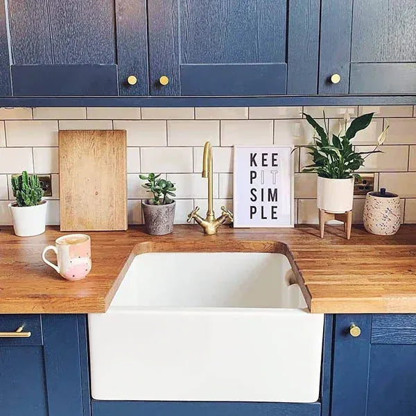 Wooden kitchen worktop oiled with Osmo Top-Oil, the food-safe oil for wood worktops