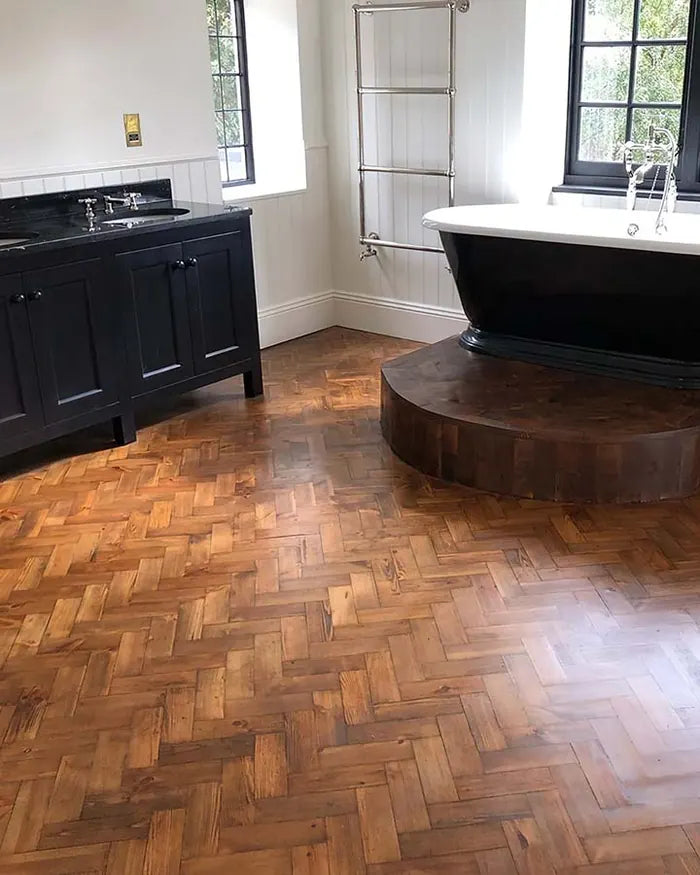 Oak parquet floor coloured with Osmo Wood Wax Finish Oak Antique, a wax for wood floors and furniture